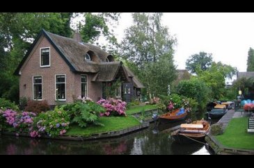 Arabanın yasak olduğu köy: Giethoorn