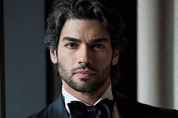 Kış Güneşi Efe Mete (Şükrü Özyıldız) kimdir?