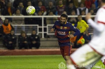 Arda Turan Barcelona'daki ilk golünü attı