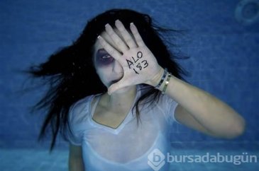 Kadına yönelik şiddete su altında sessiz tepki!