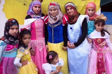 Mülteci kampındaki Suriyeli prensesler