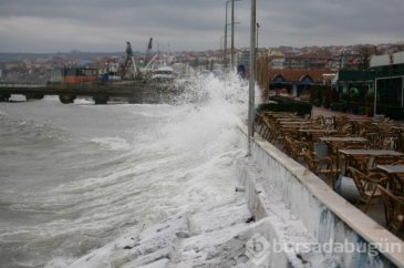 Marmara Denizi'nde ulaşıma poyraz engeli