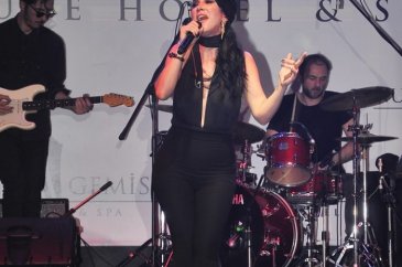 Hande Yener'den olay yaratacak sözler