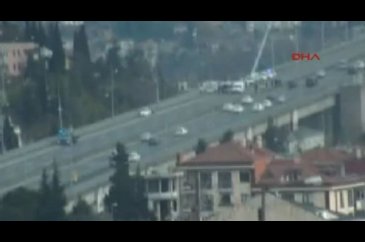 Boğaziçi Köprüsü'nde trafik durduruldu 