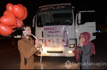 TIR'la sevgilisinin yolunu kesip, evlenme teklif etti