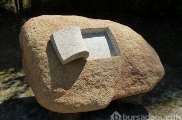 Taşları ezen adam