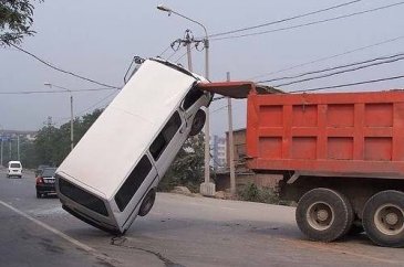 Dünyanın en acayip trafik kazaları