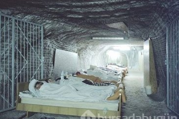 Şifa için yerin 288 metre altına iniyorlar
