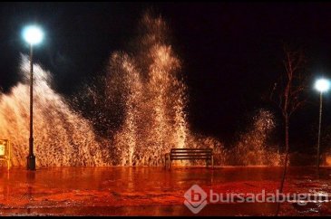 Dalgalar körfezi vuruyor!

