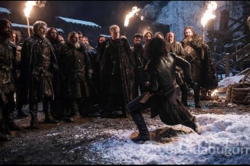 Büyücü Melisandre'den Jon Snow açıklaması
