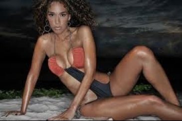 Olgun ve dolgun Claudia Jordan...