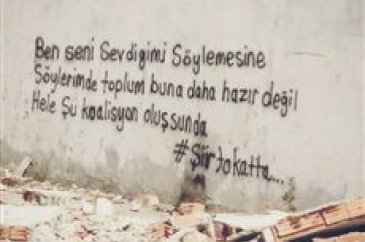 Romanlardan daha etkili ilginç duvar yazıları