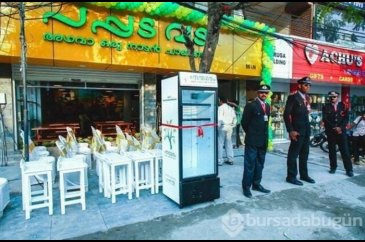 Bu restoran sokağa buzdolabı koydu, insanlık dersi verdi