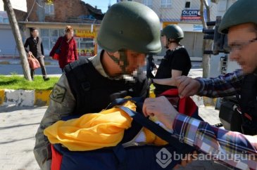 Nusaybin'de ailelere mehmetçikten yardım eli