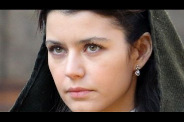 Beren Saat, muhasebecisini 1 yıl 3 ay hapse mahkum ettirdi