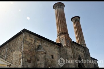 Erzurum'daki Çifte Minareli Medrese'ye tepki çeken restorasyon
