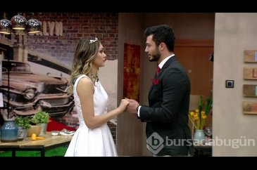 Emre, Hazal'a evlenme teklif etti
