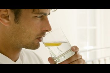 Güne ılık limonlu su ile başlamanın 7 faydası