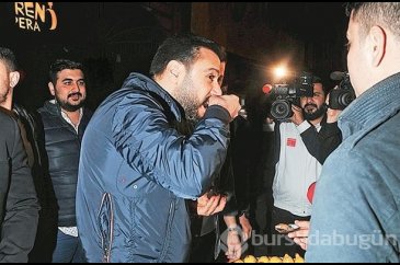 Çağla ile Alişan'ın gece yarısı midye ziyafeti
