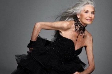 Dünyanın en yaşlı top modeli