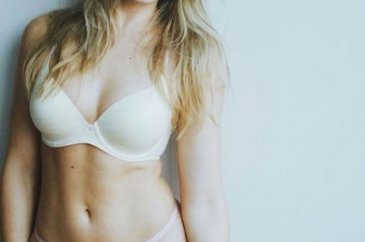 Eleştirilere seksi pozlarla cevap verdi
