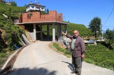 Rizeli vatandaşın çılgın projesi: Yol üstüne ev
