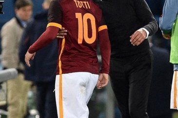 39 yaşındaki Totti dümene geçti!
