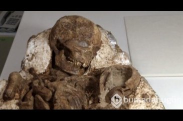 4 bin 800 yıldır bebeğini kucaklıyor