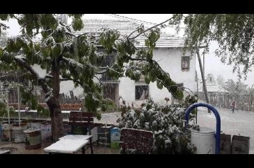 Denizli'ye Mayıs'ta kar sürprizi