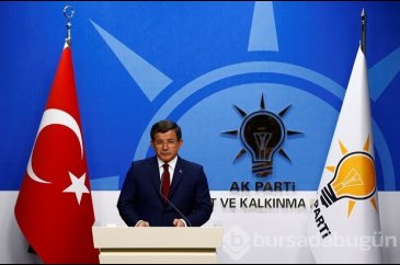 Davutoğlu'nu gözyaşlarıyla dinledi
