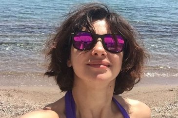 Nesrin Cevadzade'nin karın kasları Instagram'ı salladı!