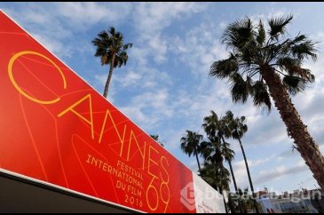 Cannes'da perde açılıyor
