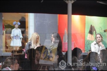 Tuvana Türkay koşar adım kaçtı!