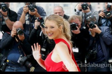 Blake Lively tüm ilgiyi çekti
