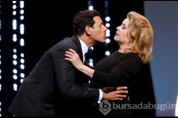 Cannes Film Festivali'nin açılış törenine bu olay damga vurdu
