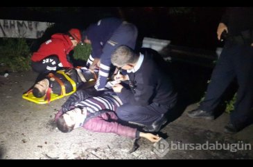 Bursa'da faciadan dönüldü! Dereye düşen 4 kişi kurtarıldı
