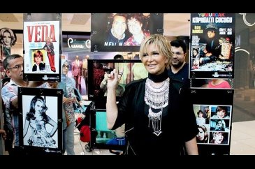 4500 fotoğraflık Filiz Akın sergisi açıldı