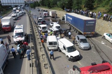 İstanbul'da TIR faciası: 1 ölü, çok sayıda yaralı