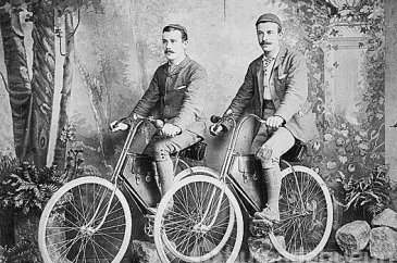 1891 yılında bisikletle dünya turuna çıkan, yolları Türkiye'den de ...