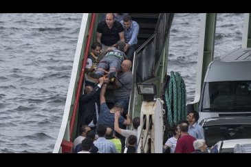 İstanbul'da vapur kazası... Dehşet anları...
