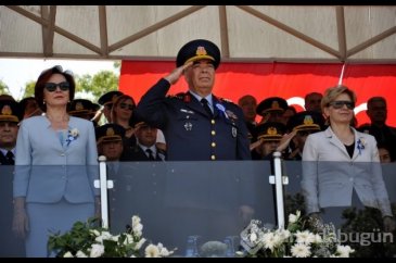 Bursa'da "Komutanlar ocağı"nda mezuniyet töreni