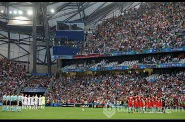 EURO 2016'da Türkiye için saygı duruşu yapıldı