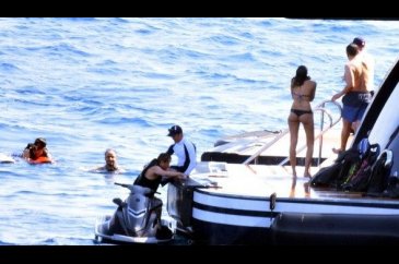 Suudi Prens Bodrum'da! Süper lüks yatta 10 mankenle parti