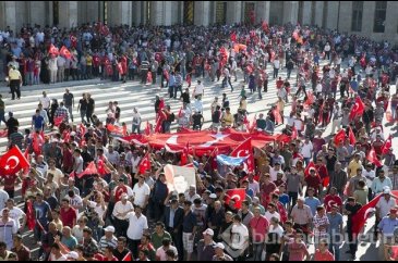 Vatandaş mecliste toplandı