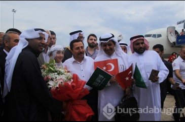 Ordu'ya uçakla gelen Araplar törenle karşılandı