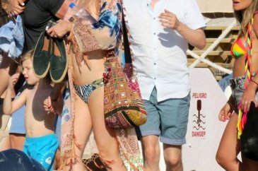 Kate Hudson eski nişanlısı ile tatilde