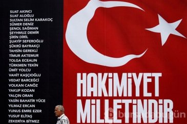 Şehitlerin isimleri Taksim Meydanı'nda
