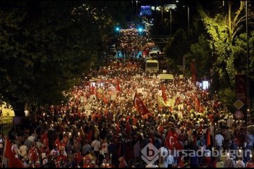 Boğaziçi Köprüsü'nde demokrasi yürüyüşü