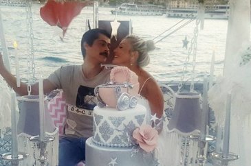 İsmail Hacıoğlu ve Duygu Kaya Kumarki baby shower yaptı
