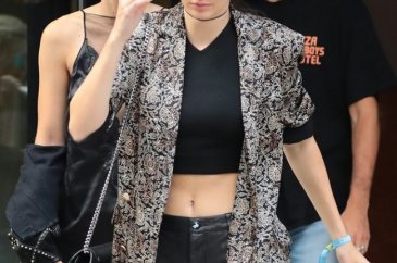 Gigi Hadid ve Kendall Jenner'dan festival stili